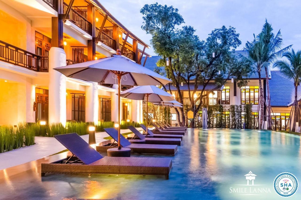 Smile Lanna Hotel Chiang Mai Ngoại thất bức ảnh The hotel's swimming pool