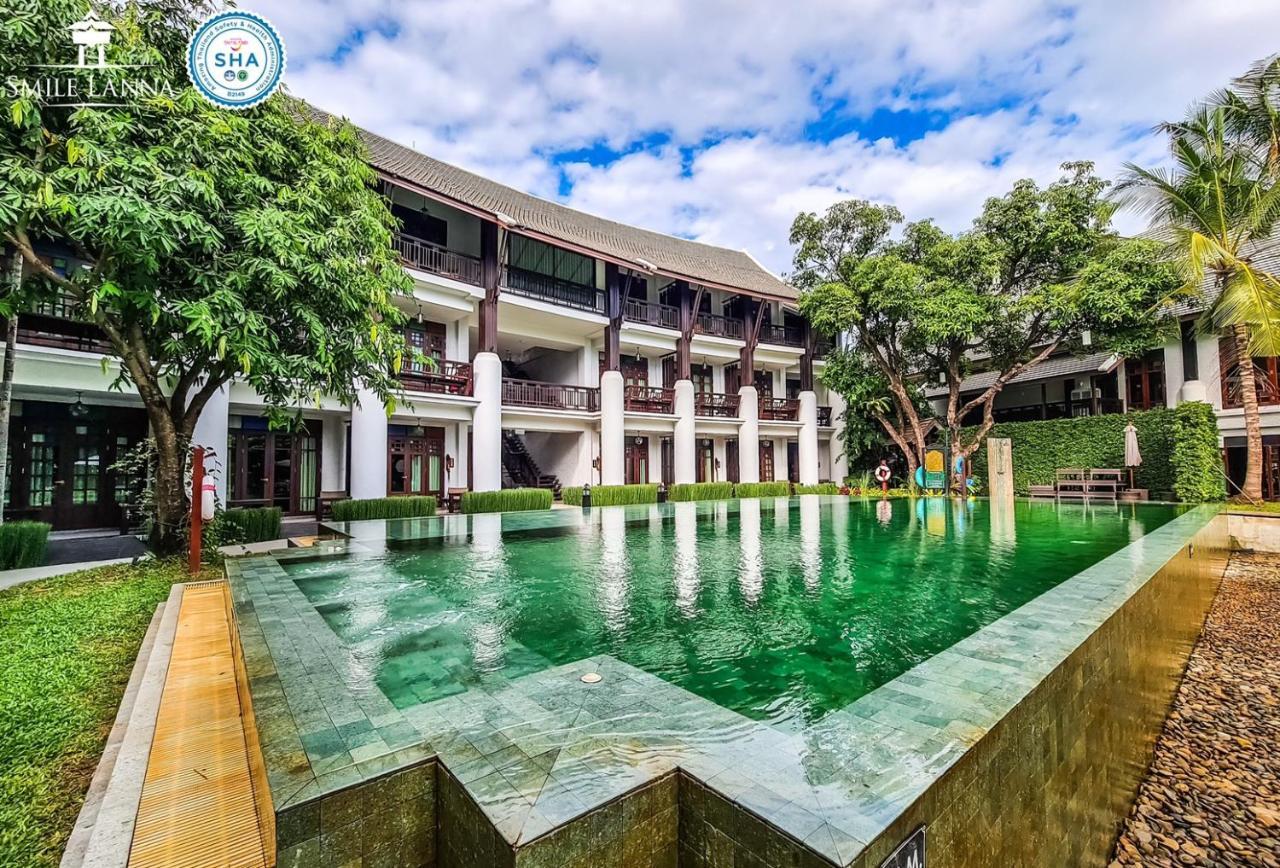 Smile Lanna Hotel Chiang Mai Ngoại thất bức ảnh The hotel's swimming pool