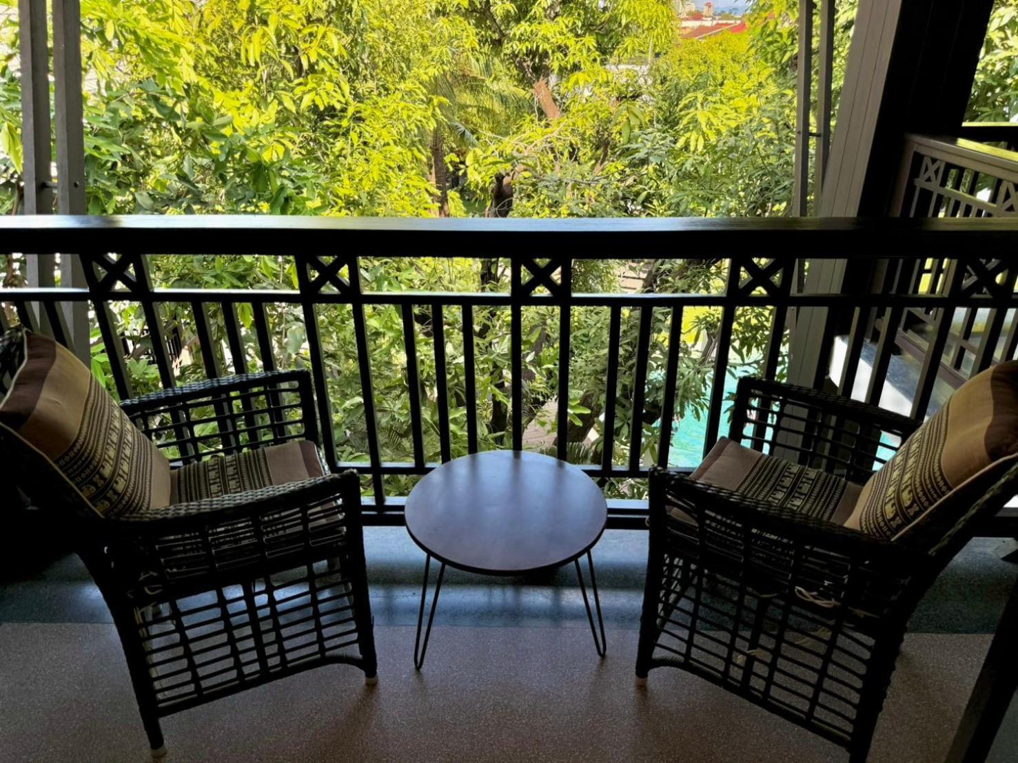 Smile Lanna Hotel Chiang Mai Ngoại thất bức ảnh A balcony in a hotel